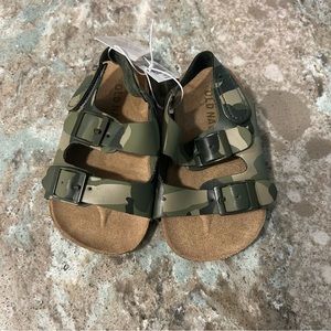 Old Navy Baby Camo Double Buckle Sandals 6-12M NWT